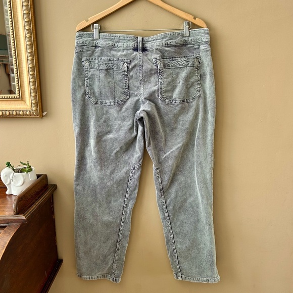 Anthropologie The Wanderer Corduroy Cargo Barrel Leg Pants in Green Gray 31 - Picture 6 of 13